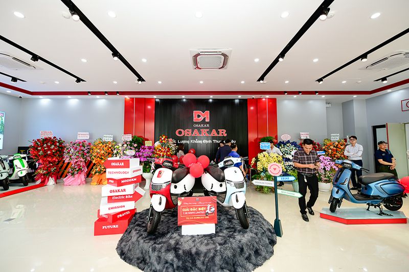 Showroom Town 2 được thiết kế hiện đại, sang trọng, tạo cảm giác thoải mái cho khách hàng tham quan và trải nghiệm