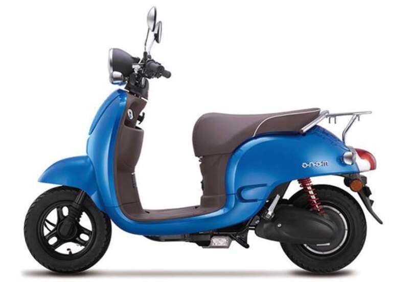 Honda Mono gây ấn tượng manh với lớp sơn tĩnh điện 6 lớp từ Nhật Bản, mang đến vẻ ngoài bóng bẩy, cuốn hút và giữ được độ mới theo theo thời gian