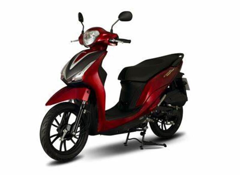 Xe Kymco Hermosa 50 sở hữu thiết kế nhỏ gọn và nhiều phiên bản màu sắc thời trang