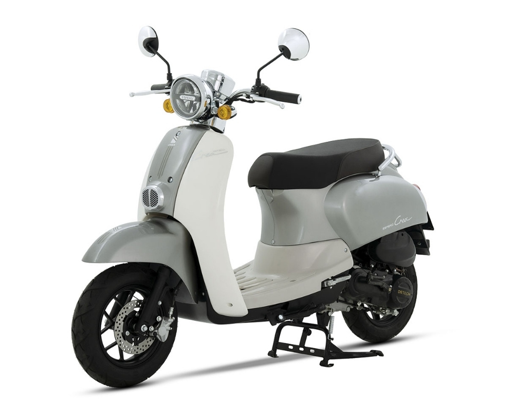 Espero Crea còn nổi bật khi chỉ tiêu thụ có 1.6 lít xăng cho 100km