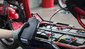 Khi sạc có mùi hôi/ khét thì hãy rút sạc ngay lập tức và mang đến trung tâm sửa chữa để kiểm tra hoặc thay thế