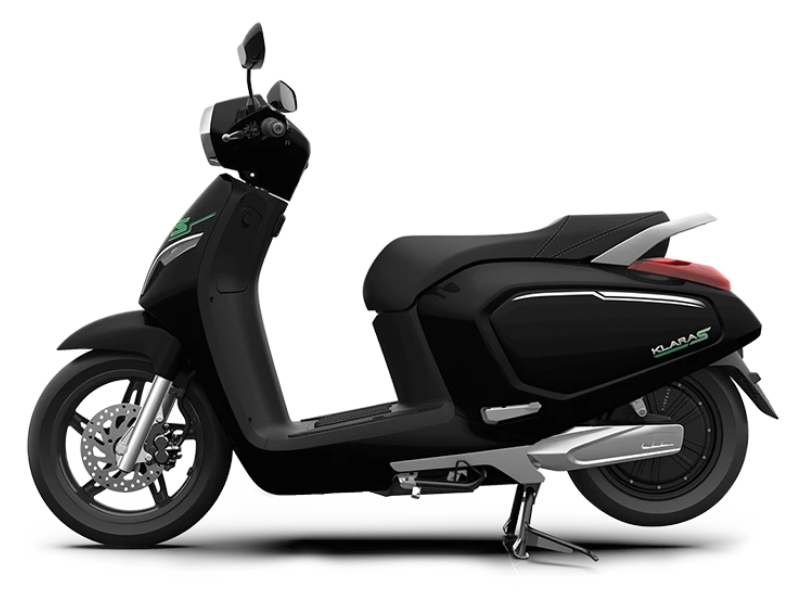 Xe máy điện Vinfast Klara S2 là sự kết hợp hoàn hảo giữa phong cách hoài cổ và hiện đại, phù hợp với các bạn nam yêu thích phong cách lịch lãm