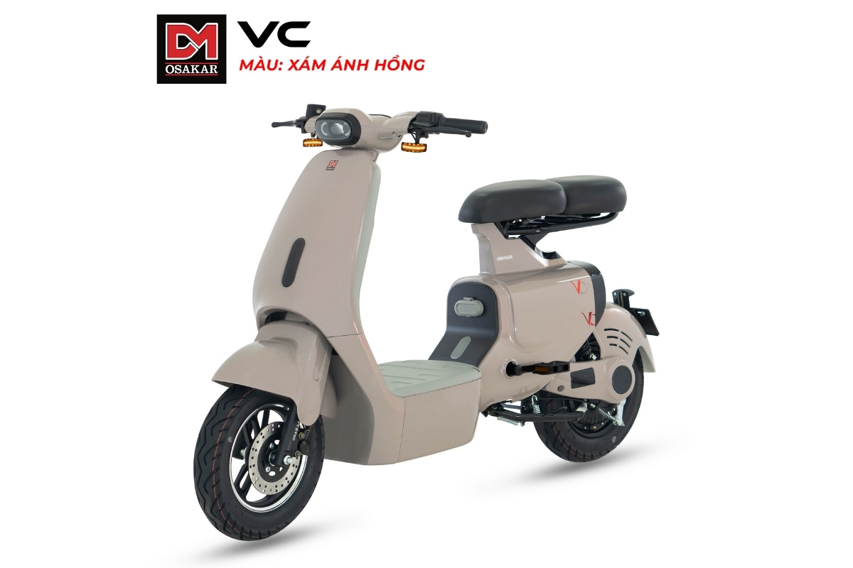 Xe điện VC sở hữu thiết kế gọn nhẹ, giúp học sinh di chuyển linh hoạt, đến trường nhanh chóng, không lo muộn học