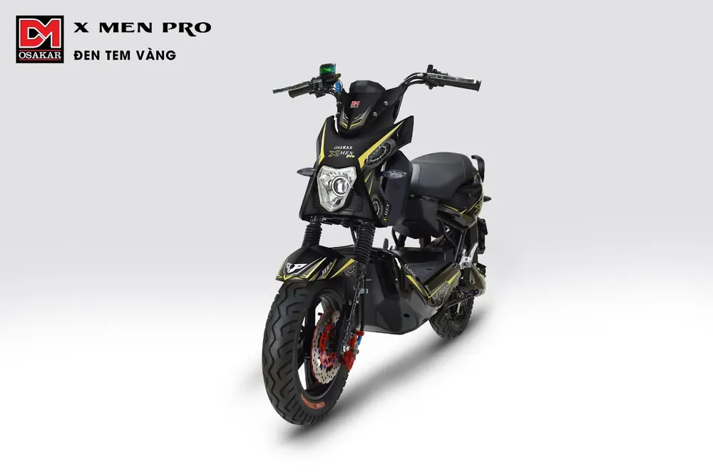 Xmen Pro đen tem vàng nổi bật với thiết kế mạnh mẽ, đậm chất thể thao đầy cuốn hút