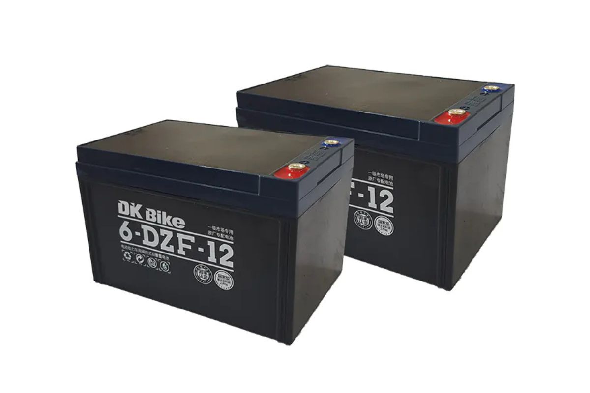 Ắc quy xe máy điện DK Bike được trang bị cấu hình tiêu chuẩn, đáp ứng tốt nhu cầu di chuyển nội đô và nhu cầu sạc linh hoạt vào ban đêm
