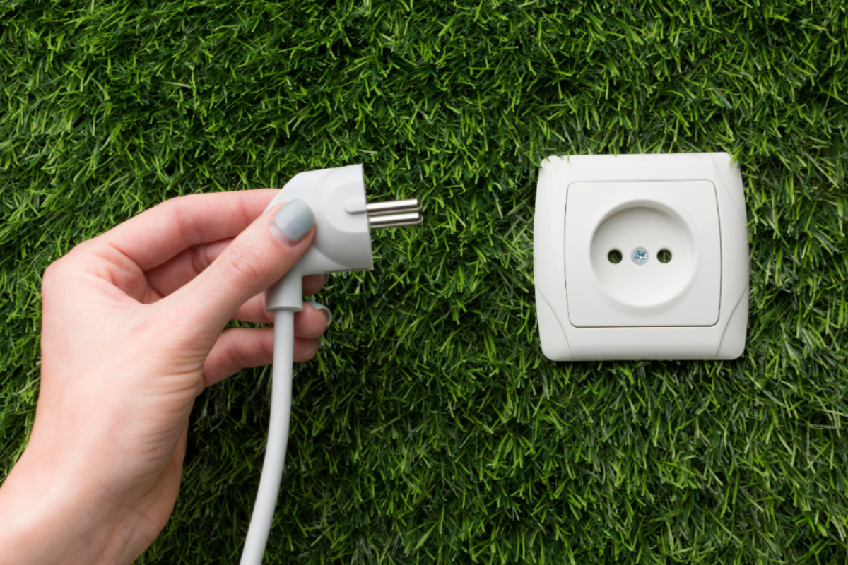 Kiểm tra nguồn điện là bước đầu tiên khi xe điện không sạc được