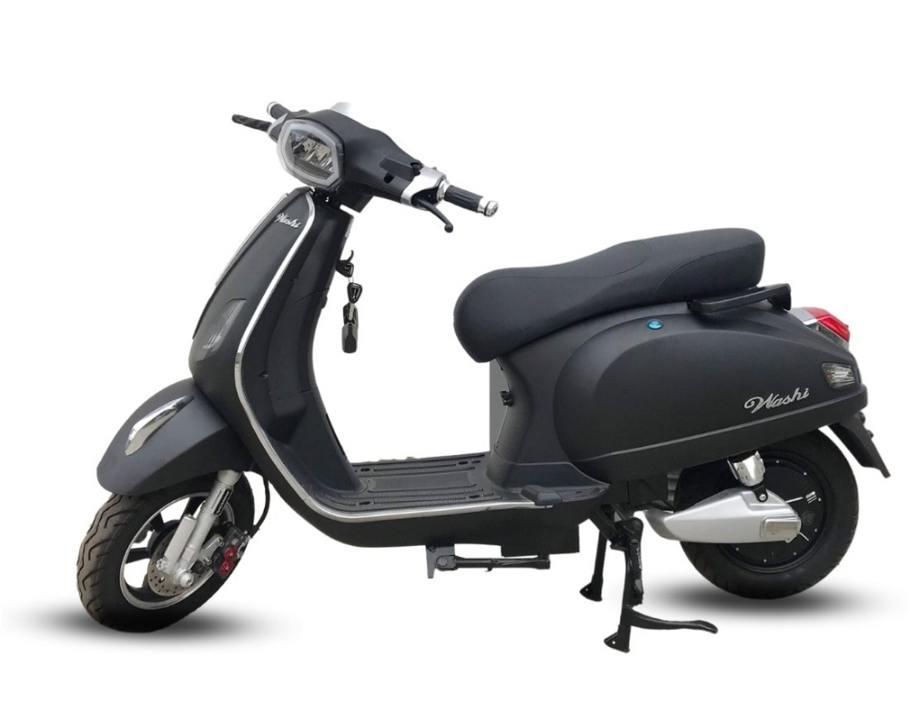Xe máy điện Washi Vespa F2 mang đến vẻ đẹp hoài cổ với tông màu đen tạo nên sự tinh tế và đẳng cấp