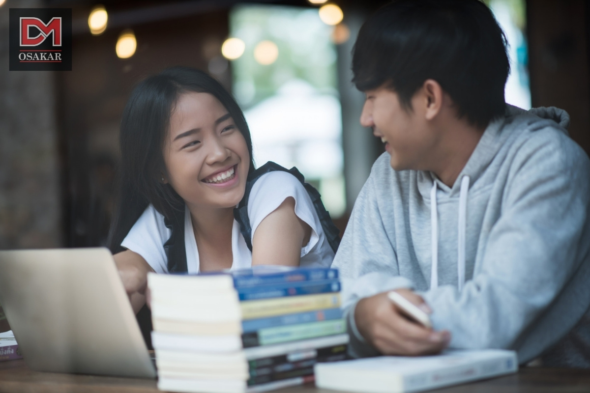 Để kết nối crush hoặc “hâm nóng” tình yêu hiện tại, các bạn Bảo Bình nên cân nhắc sử dụng những màu sắc như Lam ngọc hoặc Tím