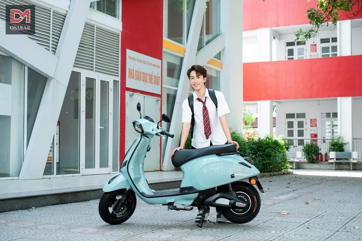 Cung Song Ngư hợp màu gì? Câu trả lời là màu xanh ngọc bích nhạt của xe Nispa Vera