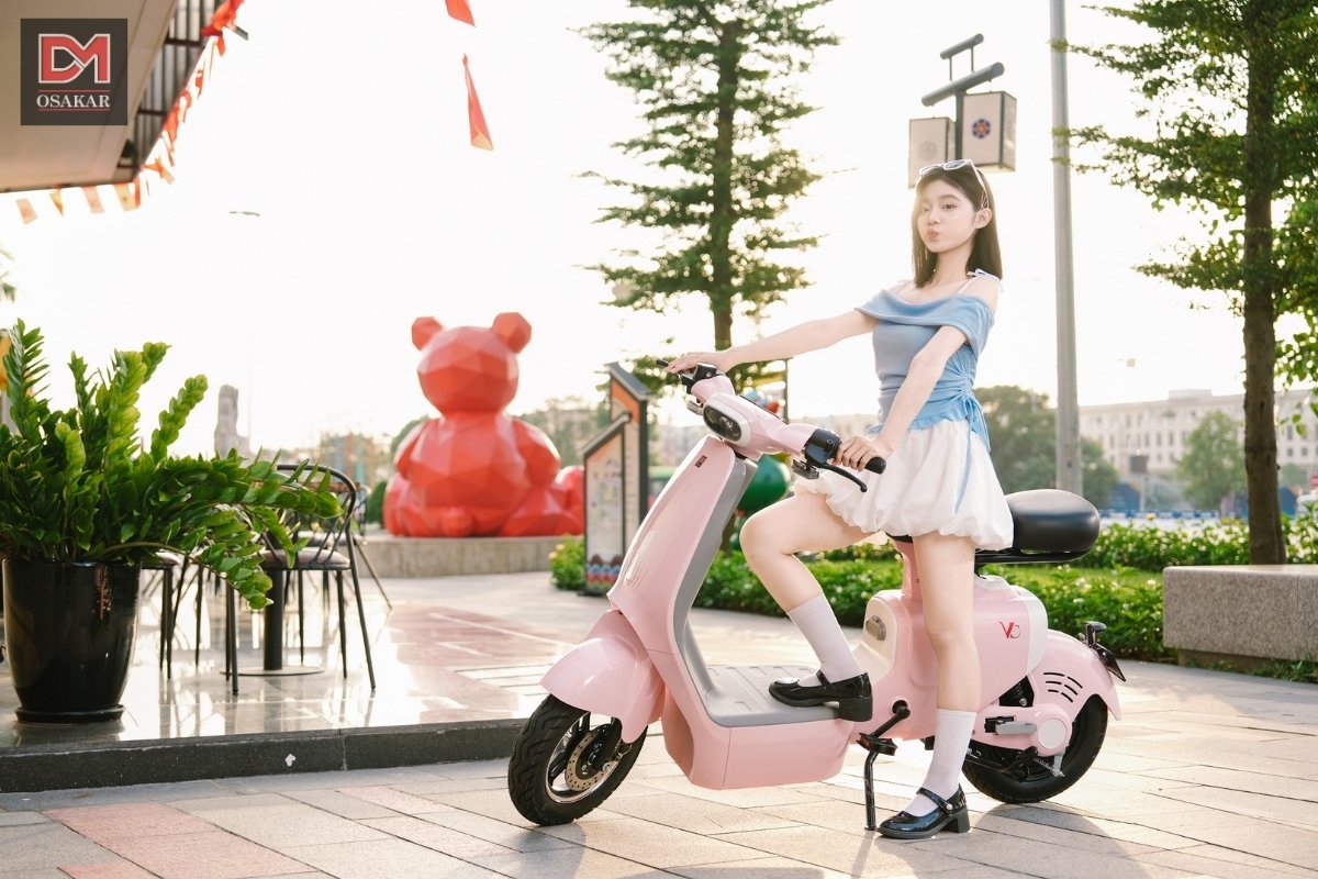 VC phiên bản màu hồng mang đến lựa chọn hoàn hảo cho teengirl Sư Tử thể hiện sự nữ tính, duyên dáng