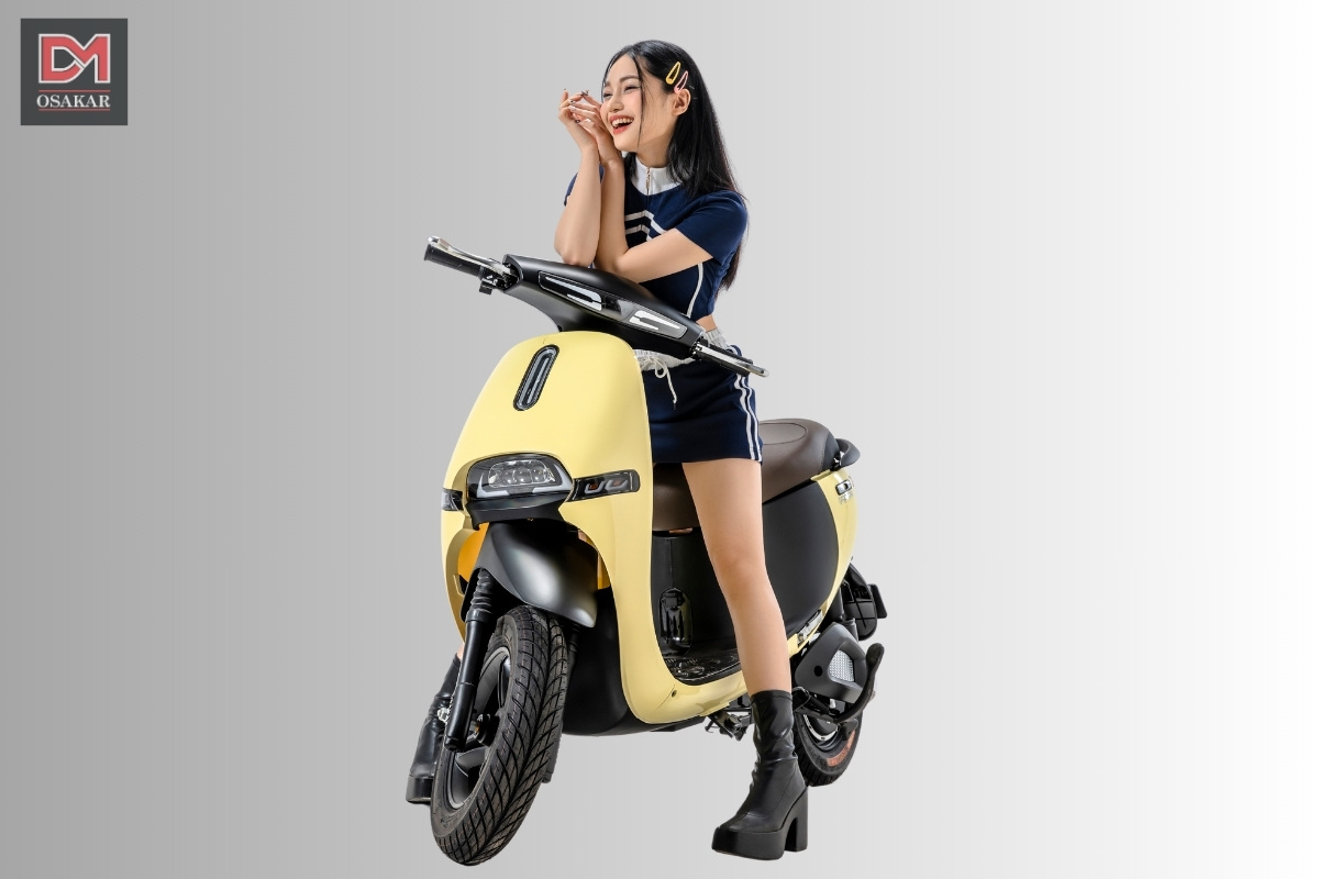 GOGO FIONA màu vàng là mẫu xe khiến các bạn Sư Tử chiếm “spotlight” mỗi khi đến trường