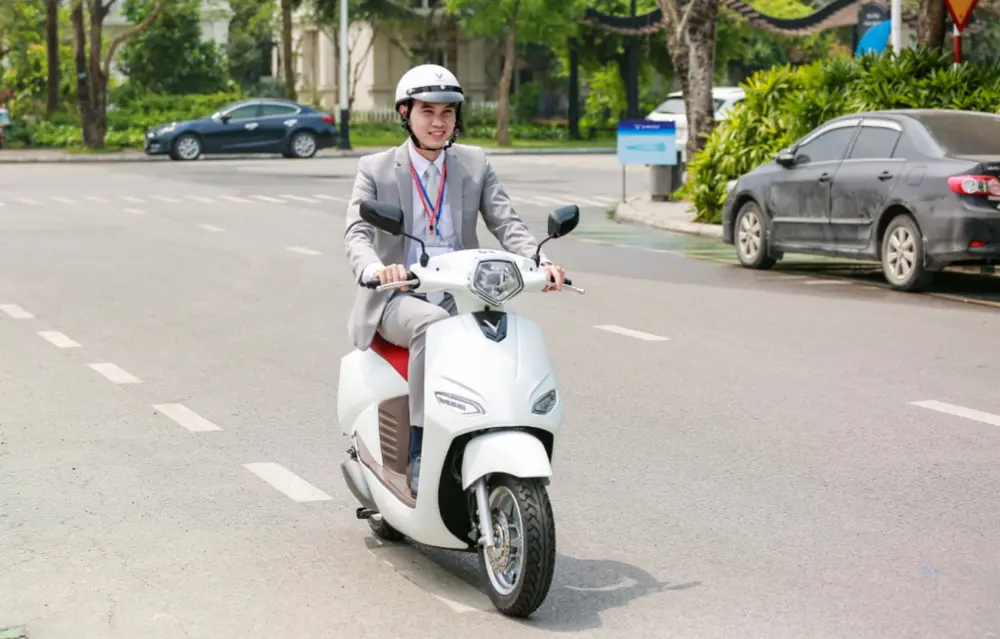 Xe máy điện 80km/h thuộc phân khúc cao cấp, tùy thương hiệu và công nghệ đi kèm