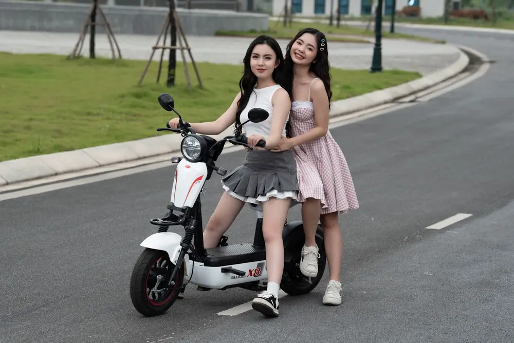 Thiết kế gọn gàng, đường nét tinh tế của xe điện X8 giúp người lái tự tin làm chủ mọi chặng đường, tận hưởng trọn vẹn từng khoảnh khắc