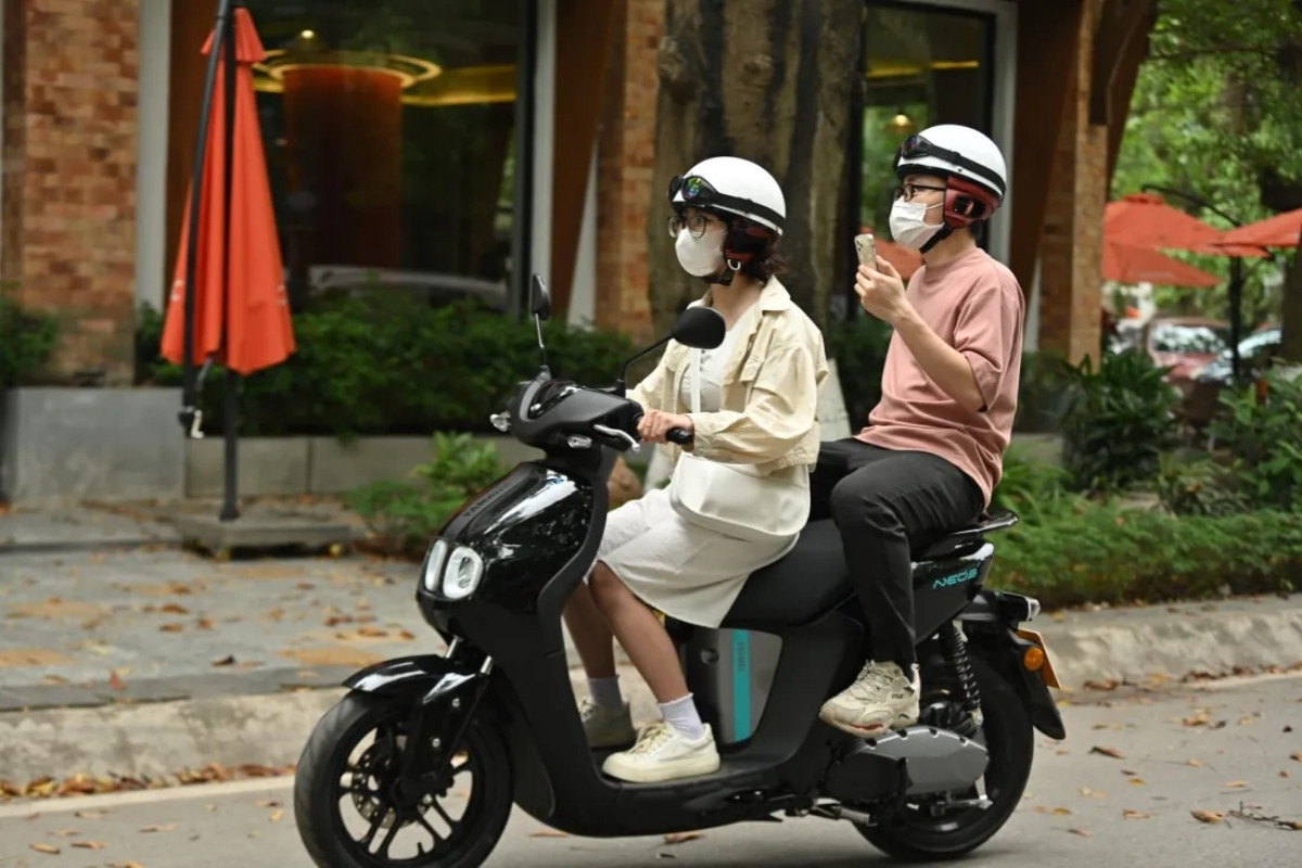 Lái xe đều ga, tránh phanh gấp, chở quá tải và leo dốc giúp tiết kiệm điện và duy trì hiệu suất vận hành