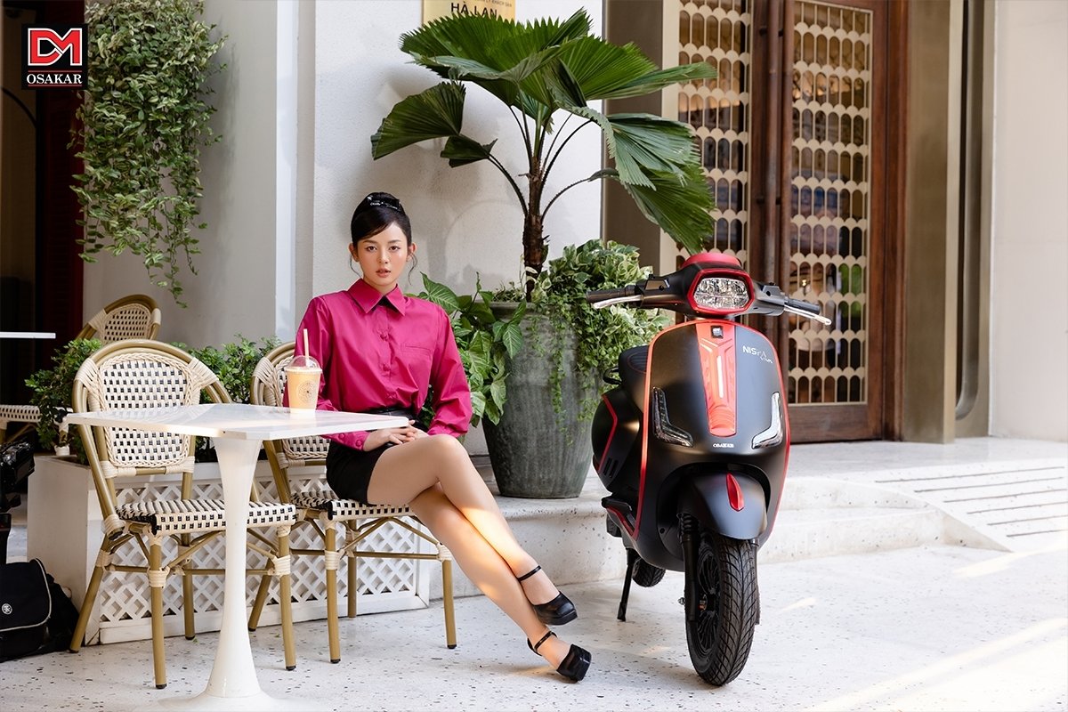 OSAKAR Nispa Viva là một mẫu xe điện mang hơi hướng tân cổ điển, lấy cảm hứng từ Vespa châu Âu những năm 60