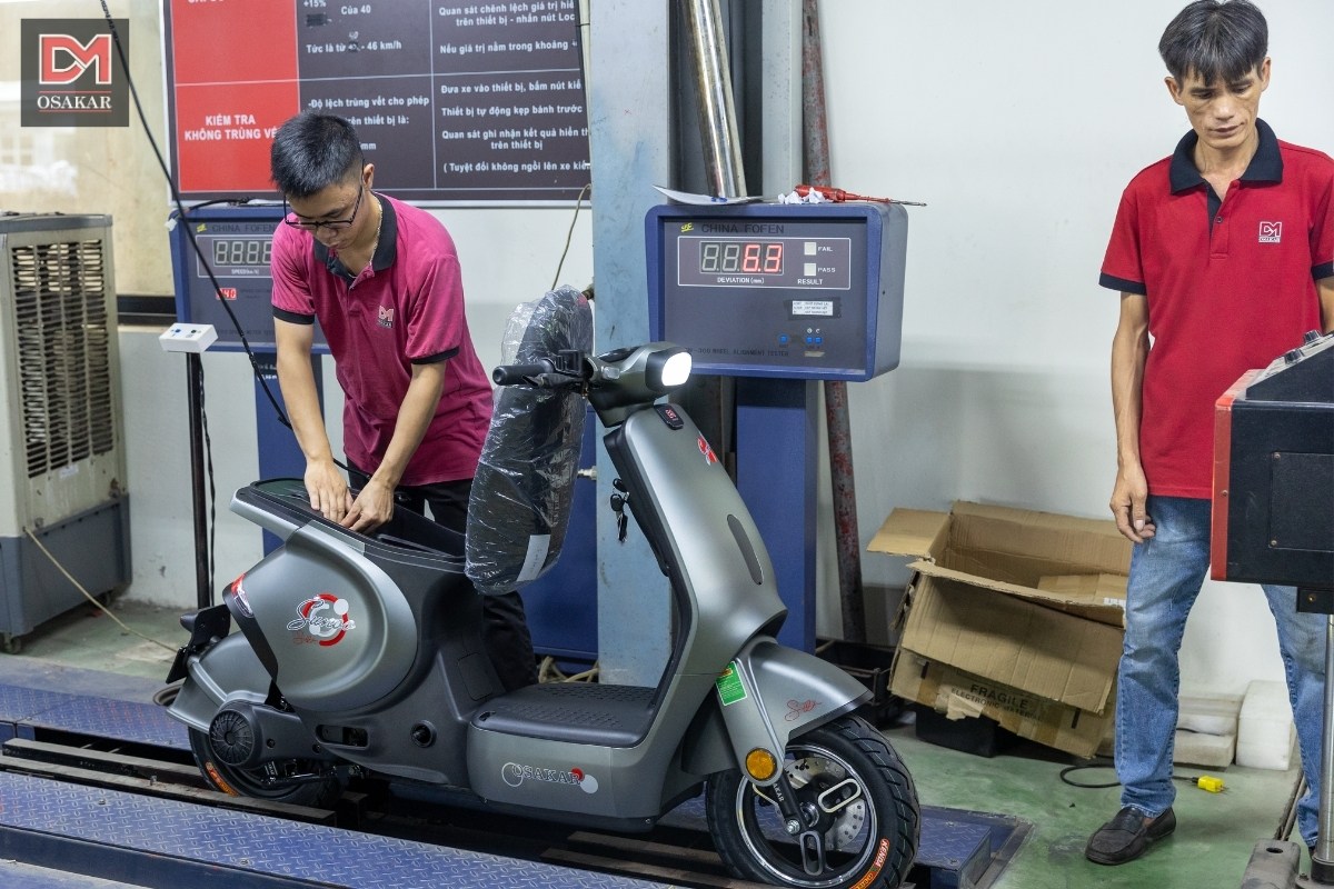 Nhờ cấu tạo đơn giản, xe điện không phải thay dầu, lọc gió, bugi,... giúp tiết kiệm đáng kể chi phí bảo dưỡng so với xe xăng