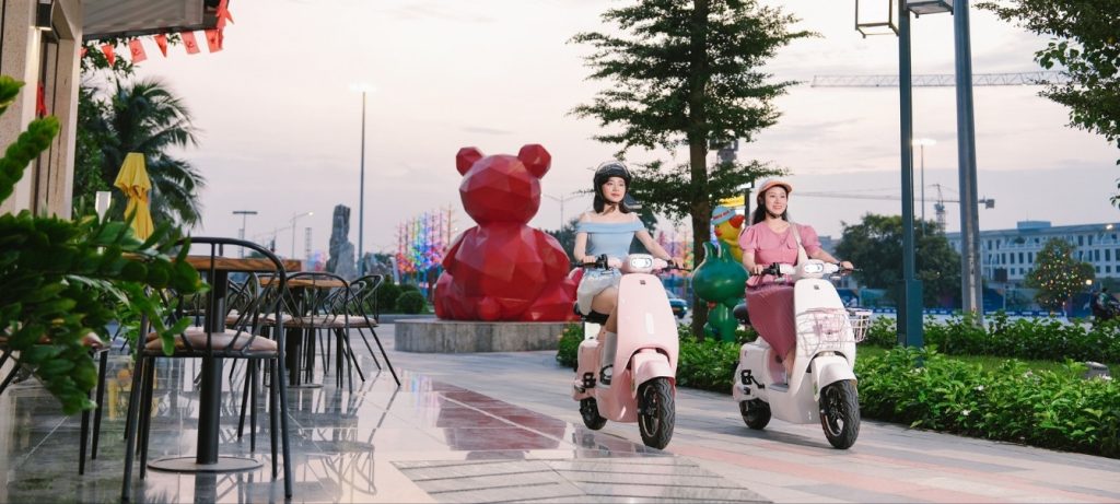 Xe xăng hay xe điện bền hơn