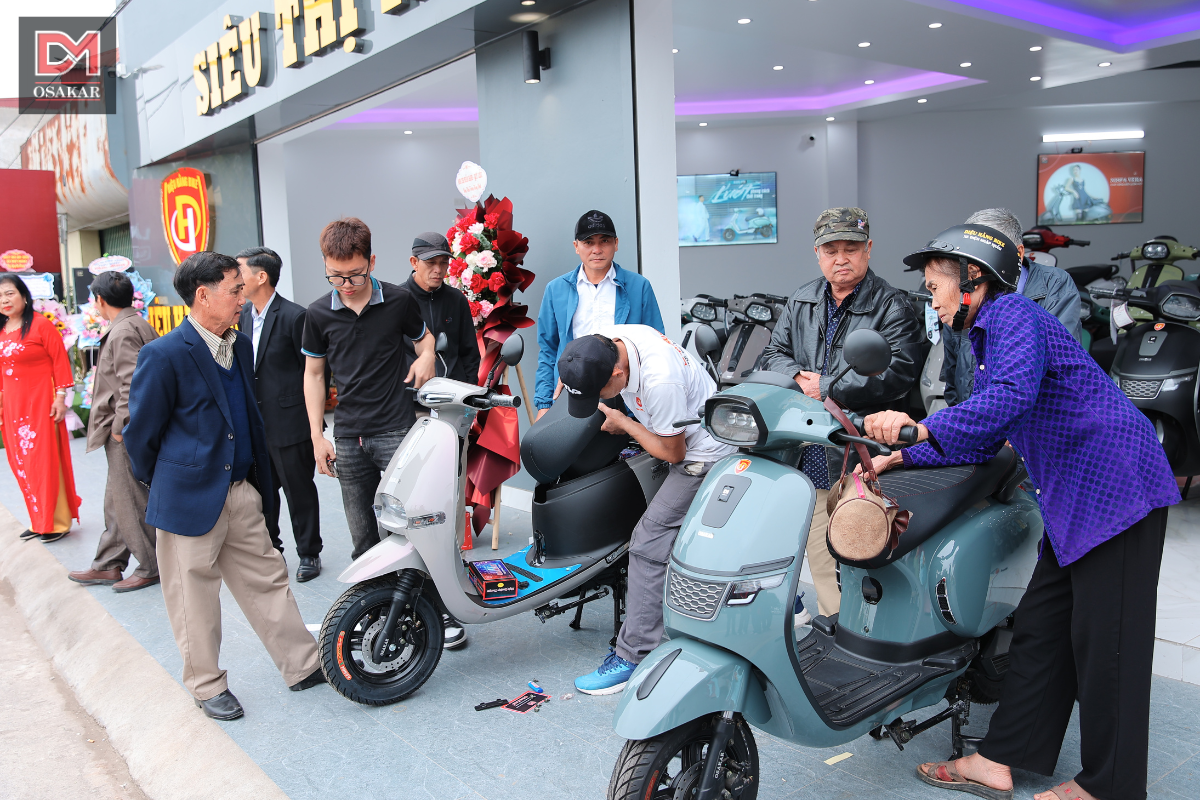 Tiêu chí chọn xe máy phù hợp cho bố mẹ