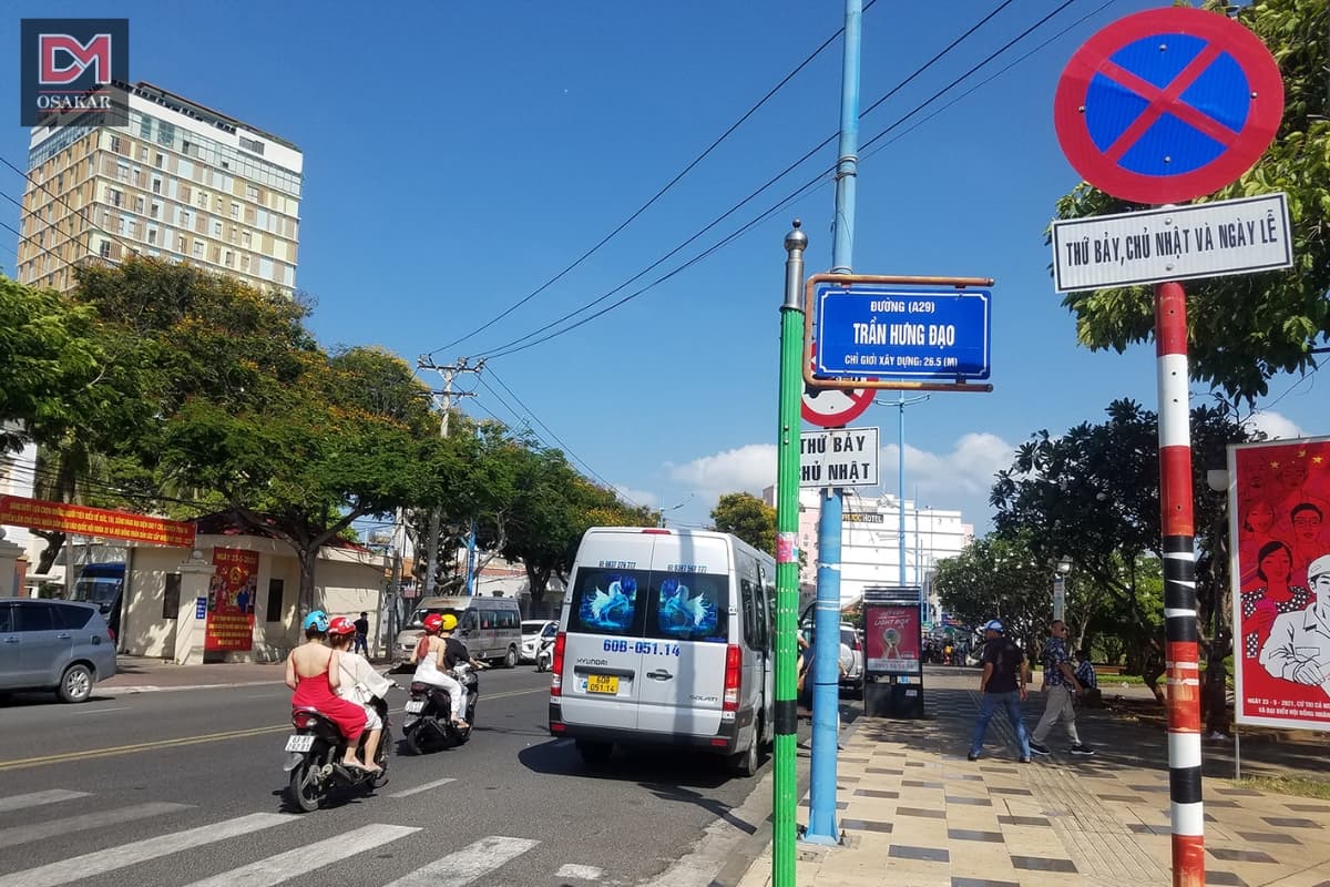 Biển cấm dừng xe và đỗ xe có hiệu lực bao nhiêu mét?