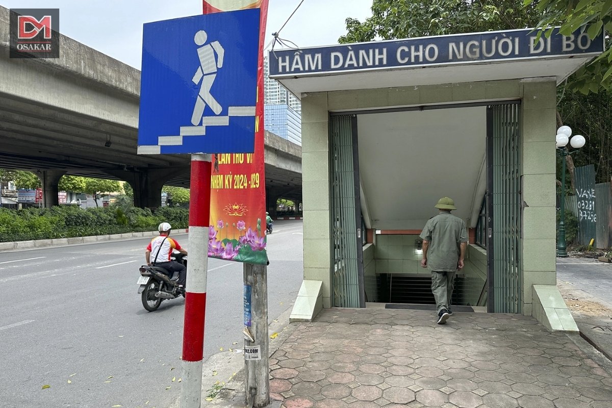 Biển I.424c,d - Hầm chui qua đường cho người đi bộ