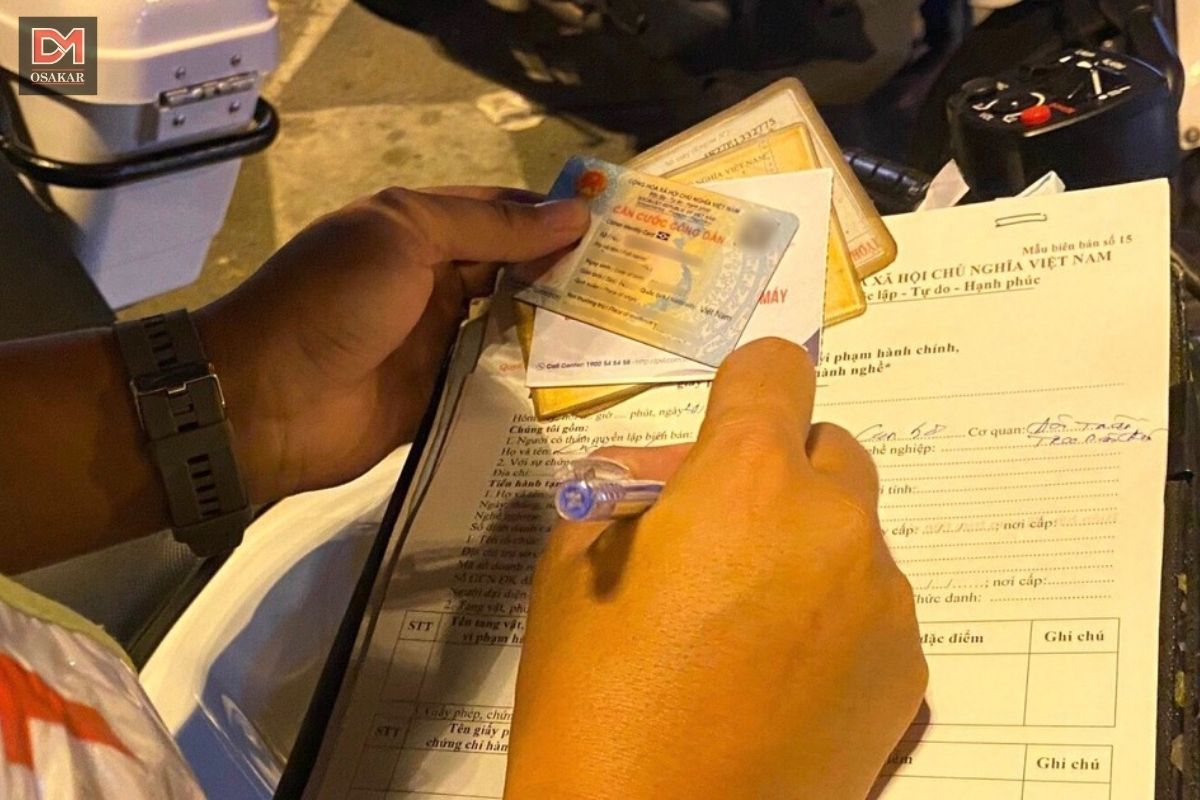 Tước giấy phép lái xe là gì?