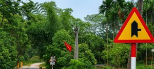 Biển báo giao nhau với đường không ưu tiên