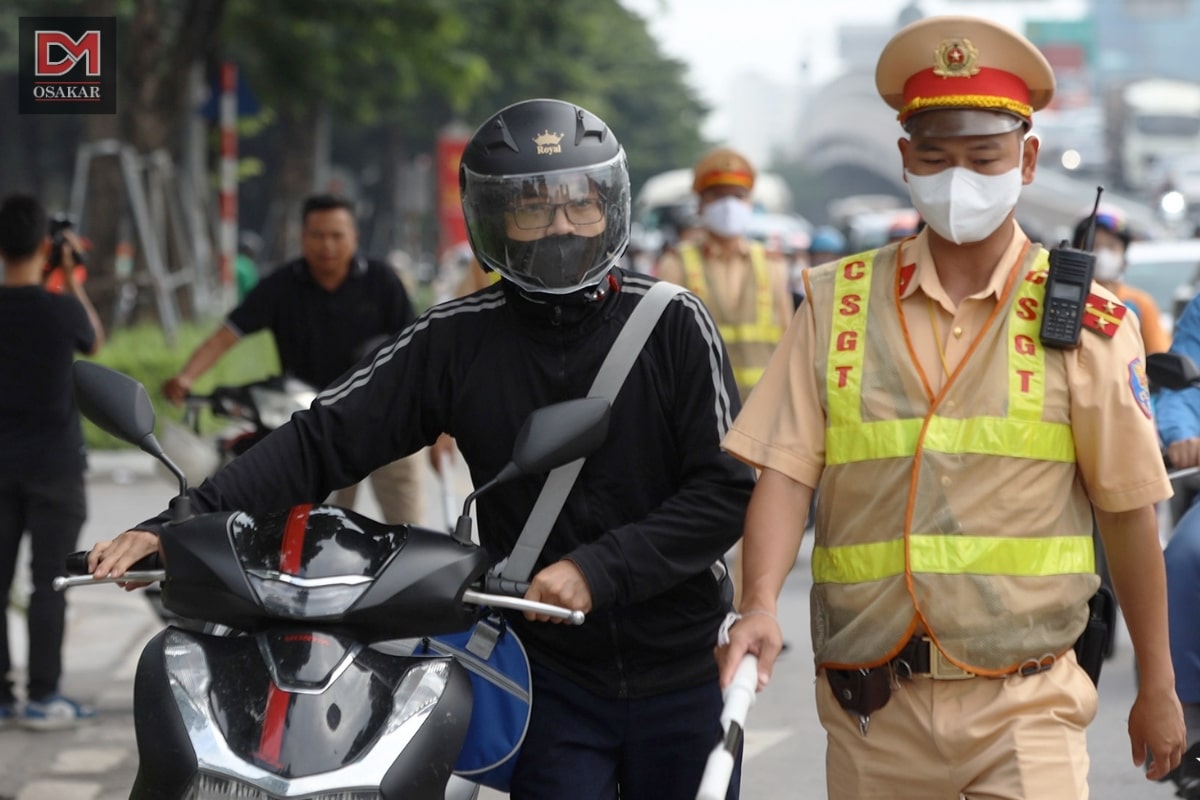 Có giấy hẹn lấy bằng lái xe có được tham gia giao thông không? Mức phạt điều khiển xe khi chưa có GPLX