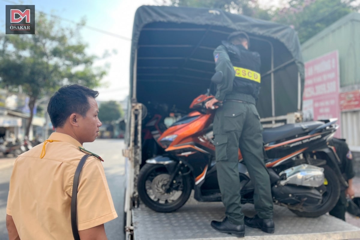 Lỗi không có bằng lái xe có bị giam xe không?