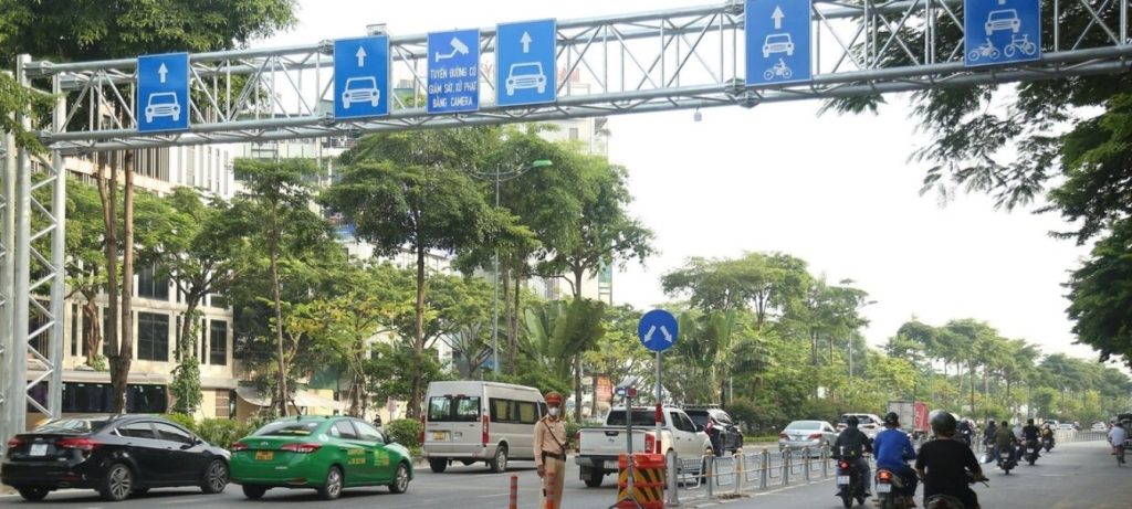 [2025] Mức phạt lỗi lấn làn xe máy theo nghị định 168