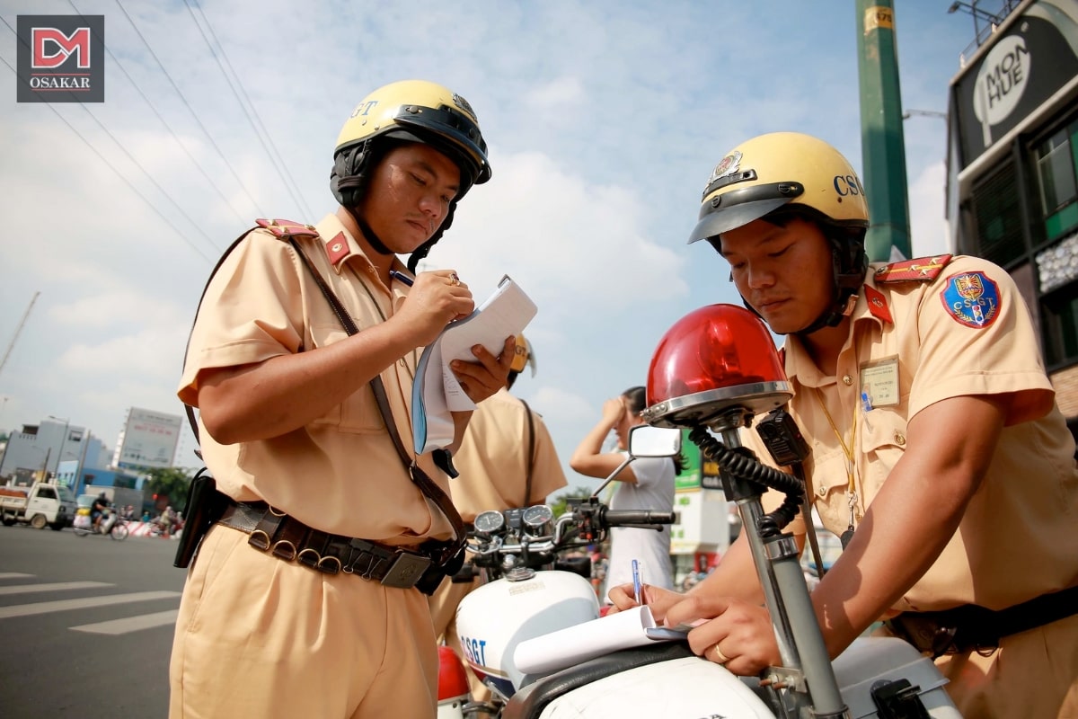 Mất bằng lái xe máy phạt bao nhiêu?