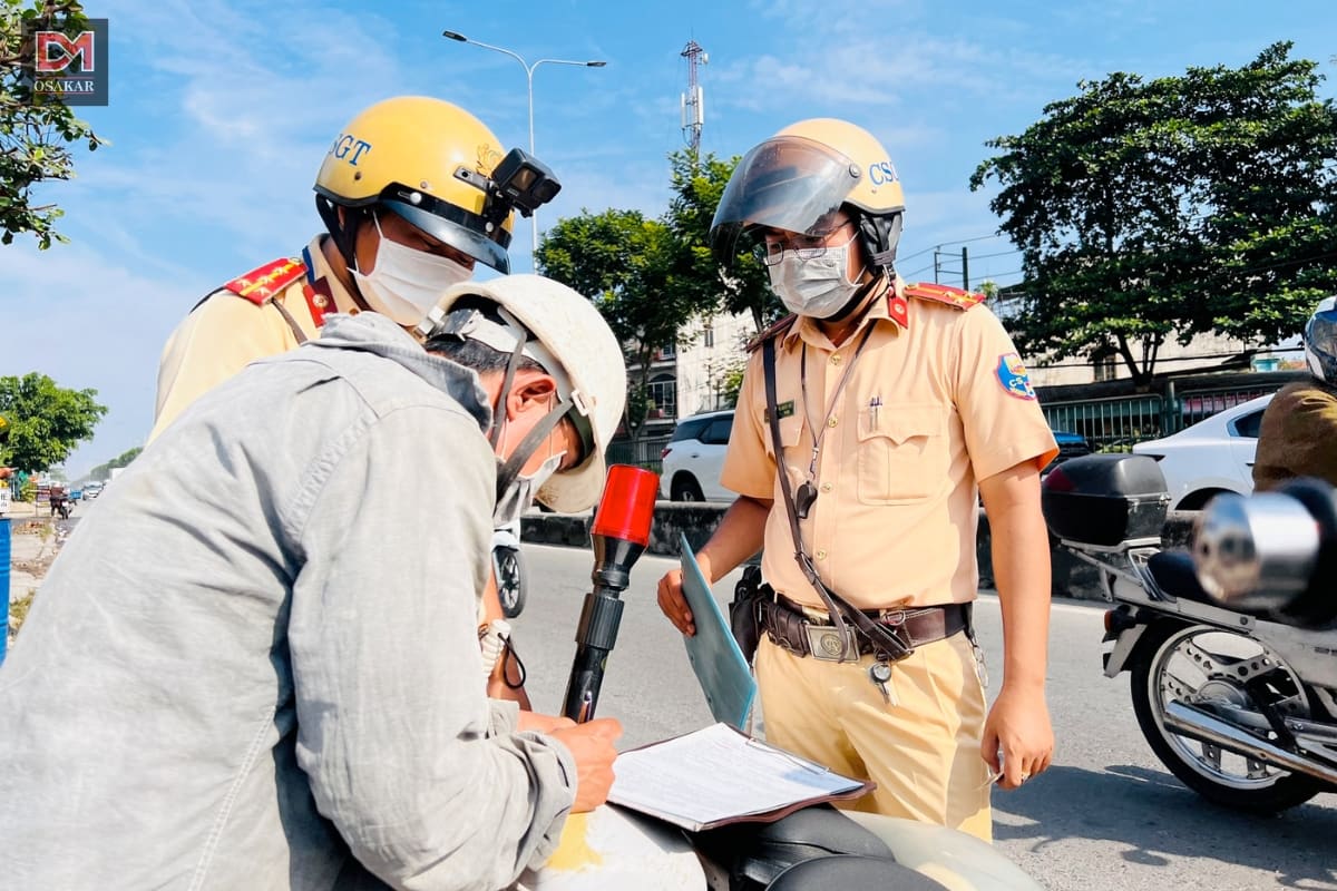 Tự ý thay đổi màu sơn xe máy có bị phạt không? Mức phạt theo nghị định 168