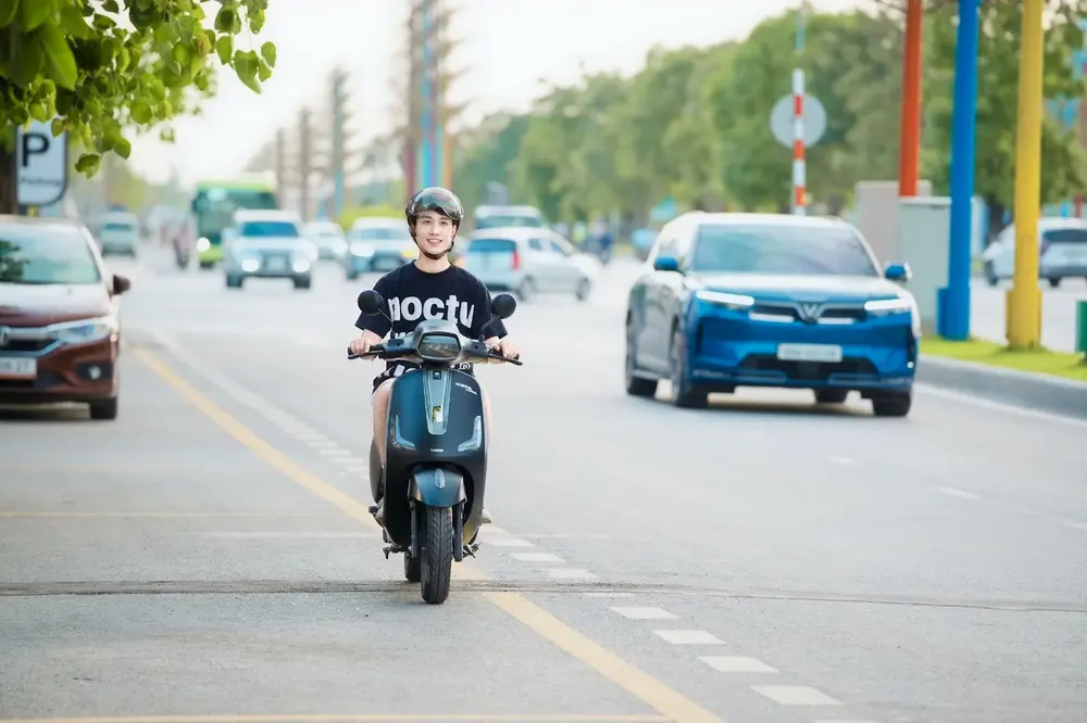 Thí sinh nên giữ tư thế chuẩn khi điều khiển xe qua vạch đường thẳng