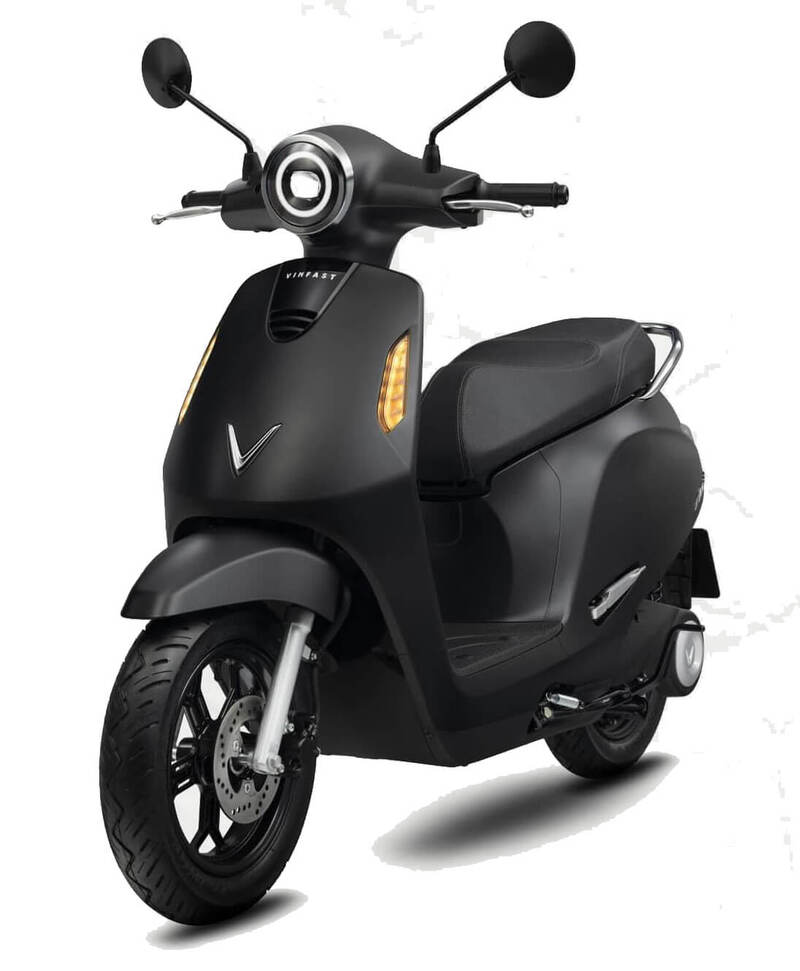 Vinfast Evo 200 là lựa chọn phù hợp với những người cần di chuyển xa, ngoài thành phố