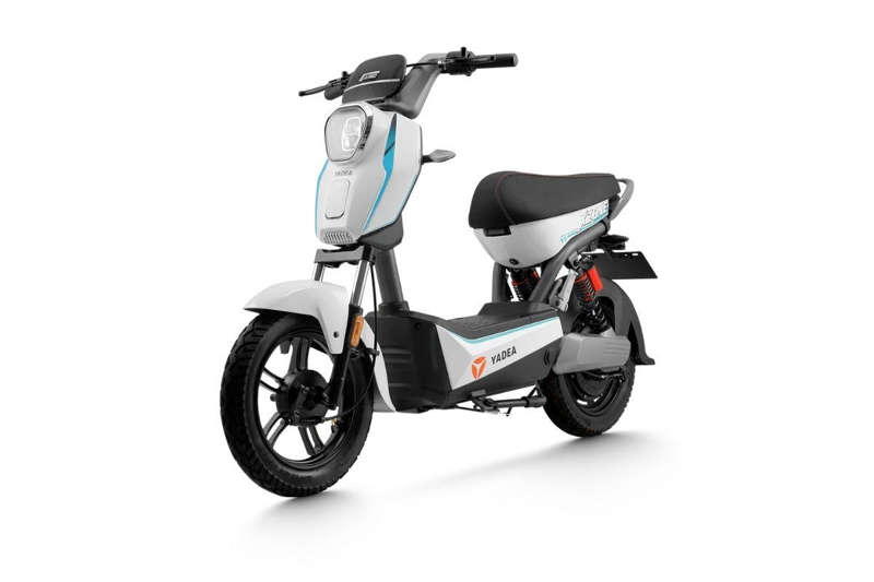 Yadea X-Zone có thiết kế thể thao kiểu Shield năng động cho học sinh