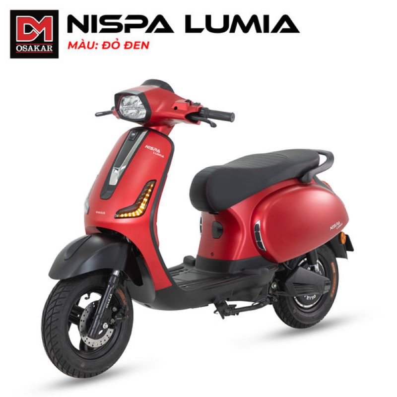 Nispa Lumia đỏ đen mang sắc màu đứng đầu hành Hỏa, thể hiện sự mạnh mẽ và bứt phá dành cho nam sinh tuổi Mậu Tý 2008