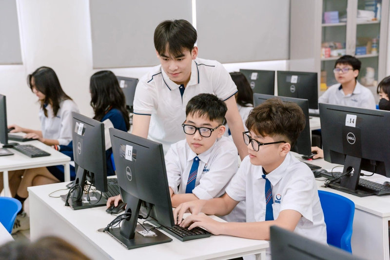 Hệ thống trường liên cấp Phenikaa mang đến môi trường học tập dựa trên trải nghiệm và ứng dụng công nghệ thực tiễn.