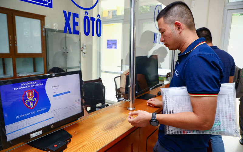 Bạn có thể sử dụng mẹo giữ nút bấm hoặc canh đầu số đẹp từ những người bấm trước