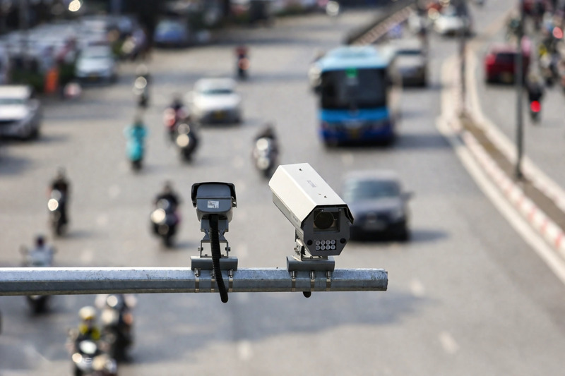 Hệ thống camera giao thông được lắp đặt rộng khắp từ trung tâm đến vùng ven Bình Dương nhằm giám sát phương tiện 24/7