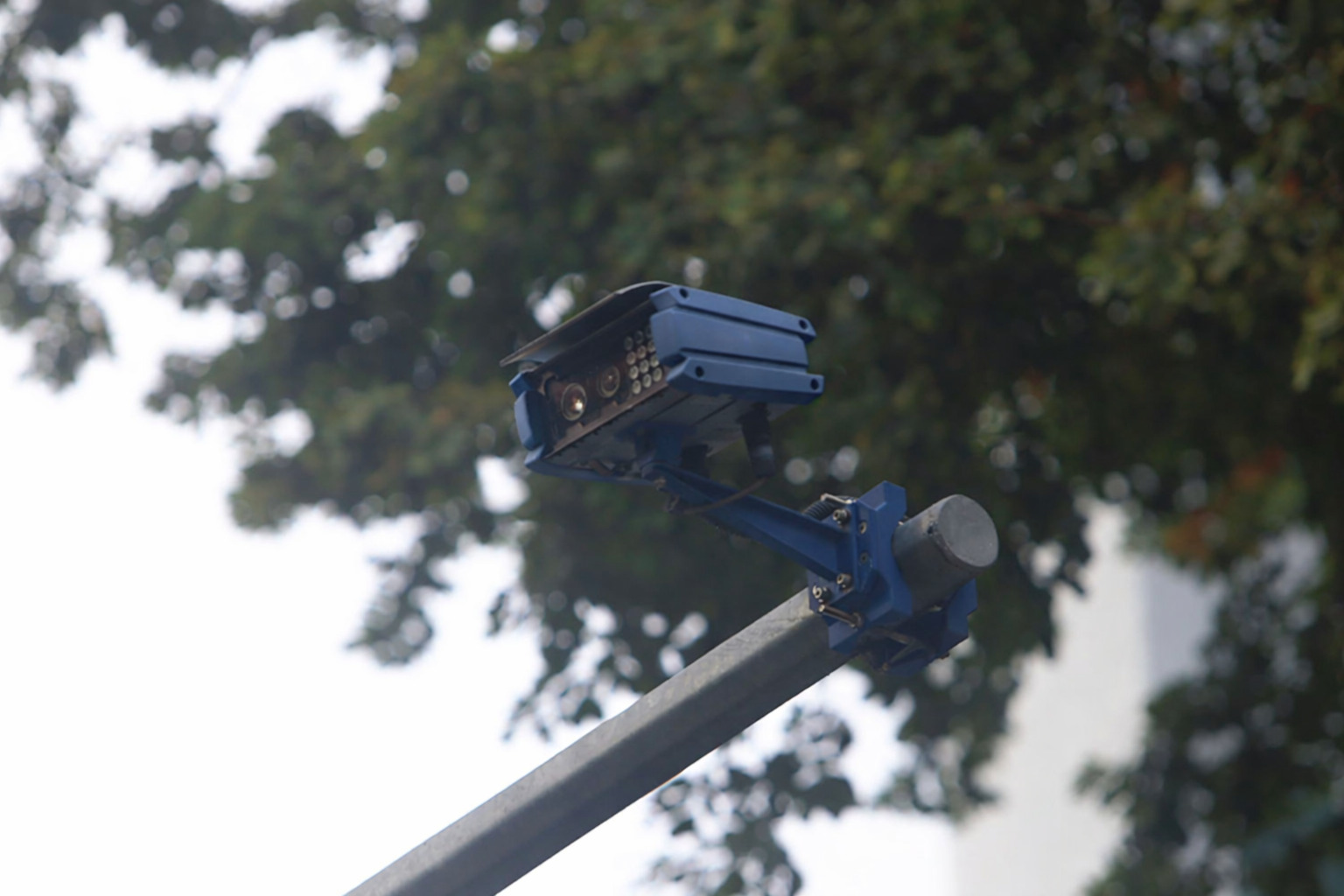 Các tuyến đường xung quanh sân bay Tân Sơn Nhất (TP.HCM) là khu vực có mật độ giao thông cao và được hệ thống camera theo dõi liên tục suốt ngày đêm