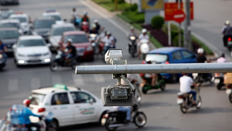 Camera giám sát trên các tuyến vào khu du lịch và khu công nghiệp tại Lào Cai giúp hạn chế tình trạng dừng đỗ lộn xộn và chạy sai làn