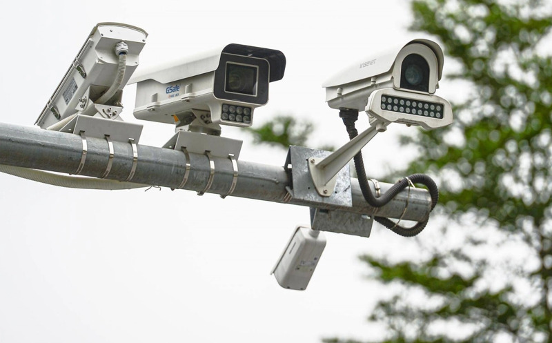Hệ thống camera giám sát trên Quốc lộ 1A đoạn qua Nghệ An hoạt động liên tục, ghi nhận các lỗi vượt tốc độ và vi phạm làn đường