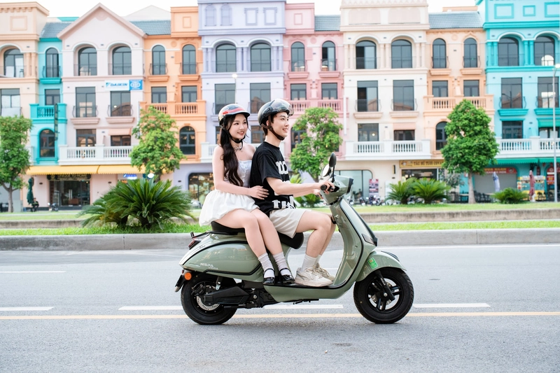 Xe máy điện OSAKAR với tốc độ vừa phải và thiết kế linh hoạt là lựa chọn thông minh giúp người dùng dễ dàng tuân thủ luật giao thông tại Thái Nguyên 