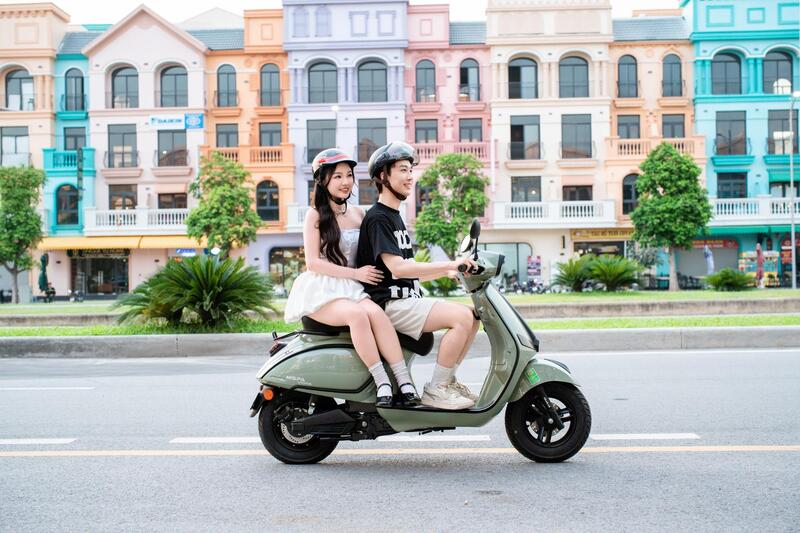 Xe máy điện OSAKAR với tốc độ vừa phải và thiết kế linh hoạt là lựa chọn thông minh giúp người dùng dễ dàng tuân thủ luật giao thông tại Thanh Hóa