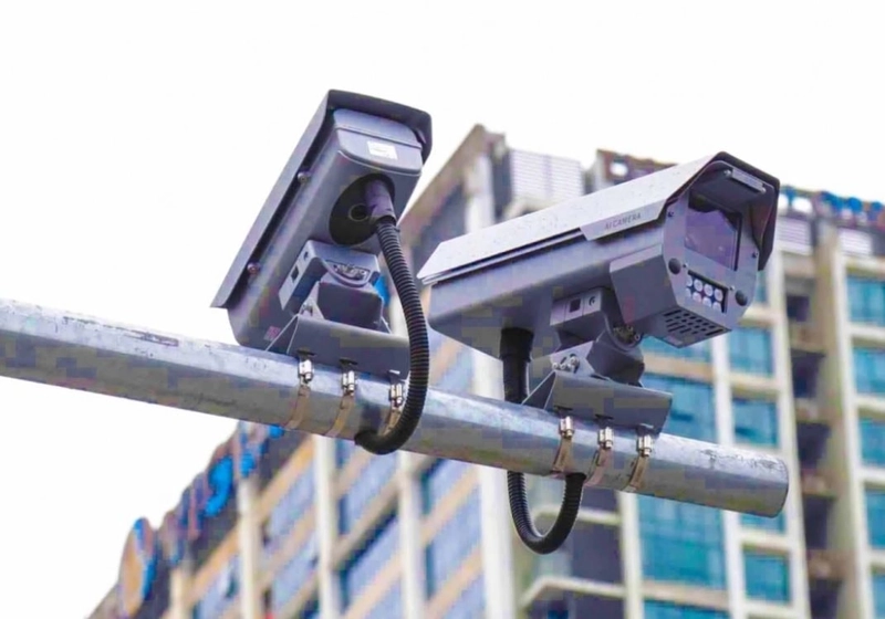 Khu vực cầu lớn và các tuyến giao thông liên vùng thường được lắp đặt camera giám sát lưu lượng và vi phạm giao thông. 