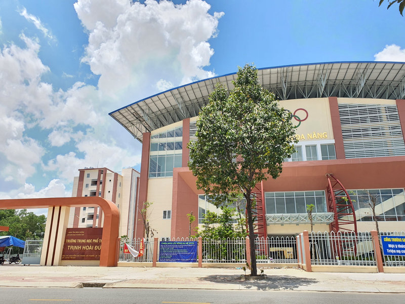 Trường THPT Trịnh Hoài Đức