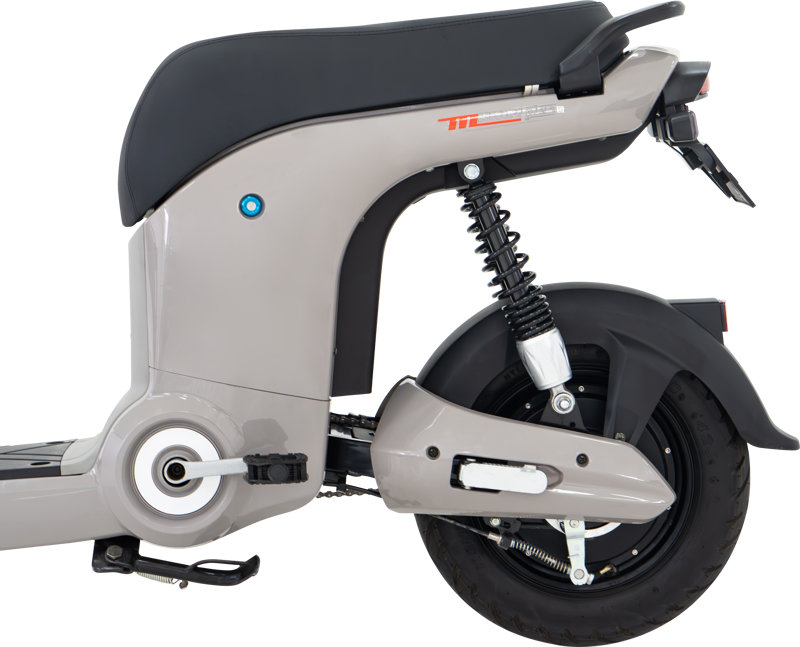 Lốp không săm giúp xe di chuyển êm ái và an toàn ngay cả khi gặp vật sắc nhọn trên đường