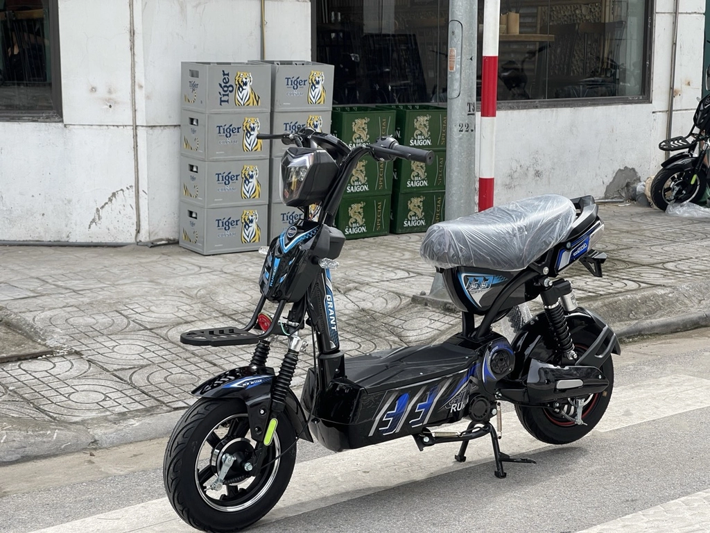 Một trong những mẫu xe điện giá rẻ cho học sinh phổ biến nhất là 133 Grant