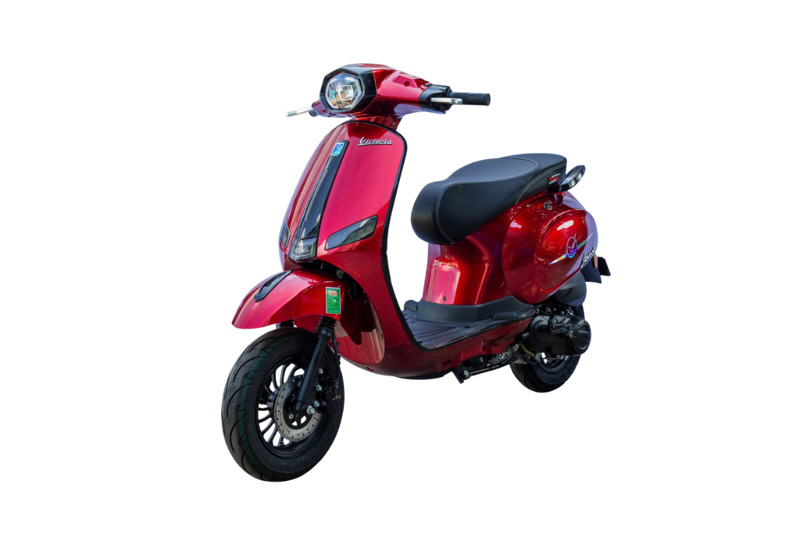 Xe tay ga 50cc Victoria AT88 Passion phiên bản đỏ cherry trẻ trung dành cho thế hệ gen Z năng động