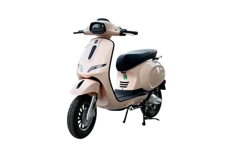 Xe ga 50cc Ally Vegas S phiên bản trắng hồng nổi bật với cụm đèn pha vuông cá tính