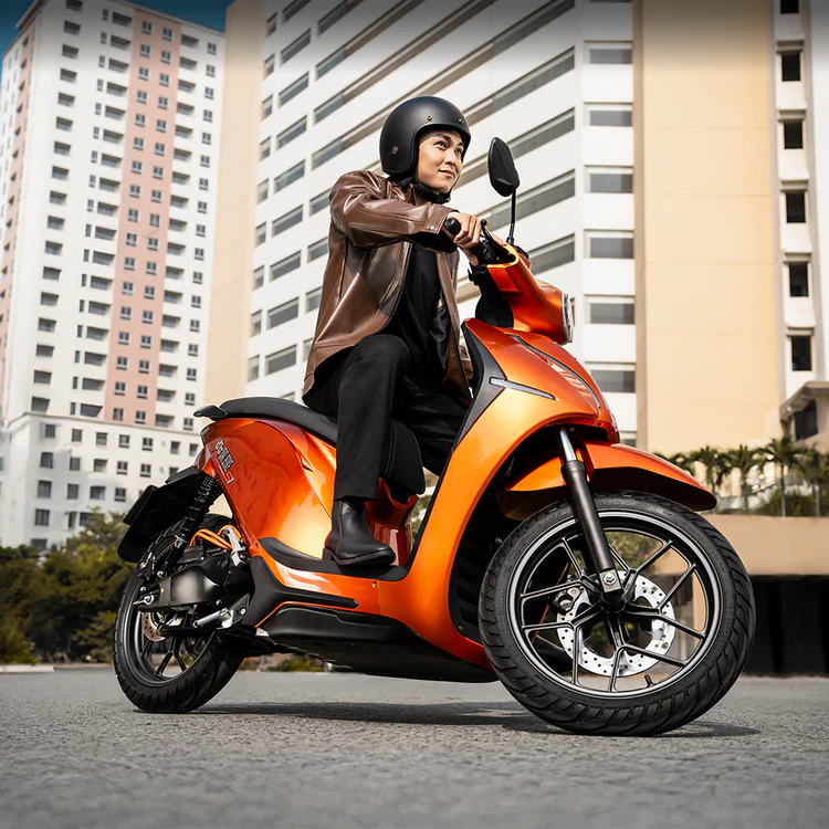 Dat Bike Quantum S1 bứt phá giới hạn xe điện với dải hành trình kỷ lục và kiểu dáng scooter bệ vệ, nam thiết kế hiện đại.